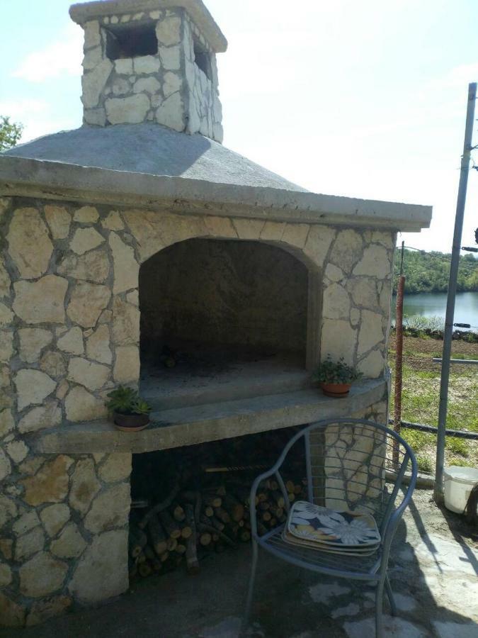 Holiday Home Marija Vrlika Exterior photo
