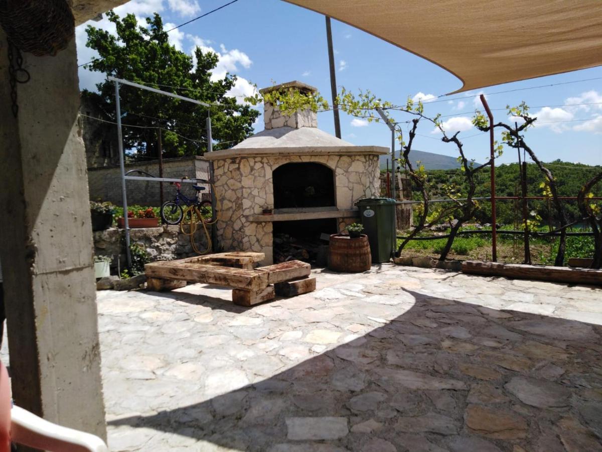 Holiday Home Marija Vrlika Exterior photo